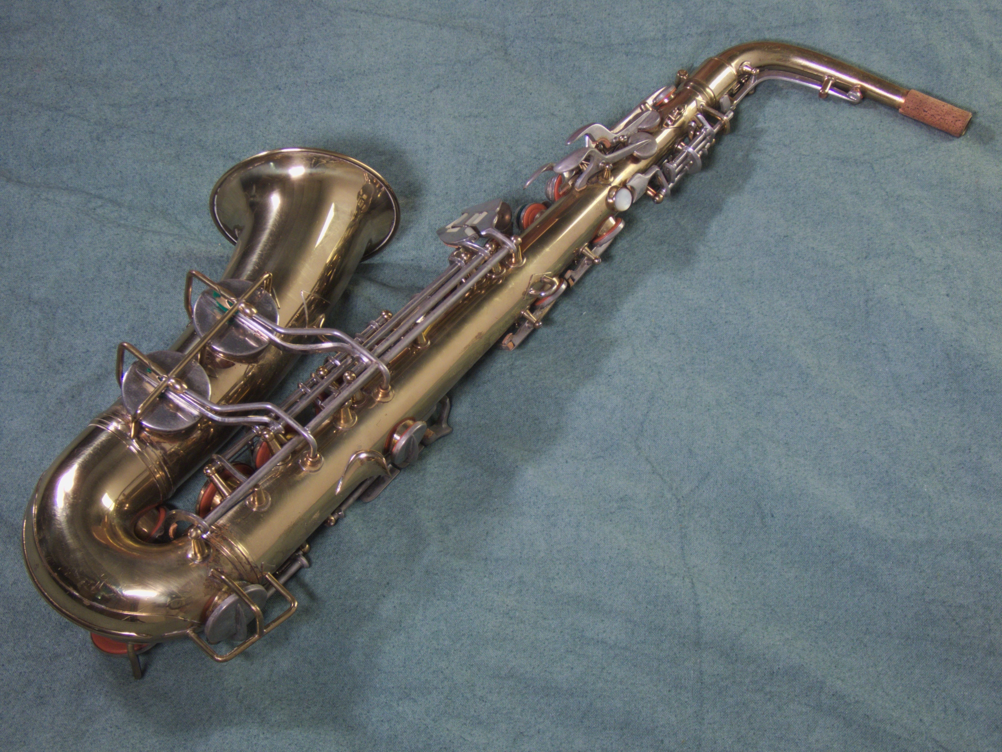 CONN 6M Naked Lady 8864